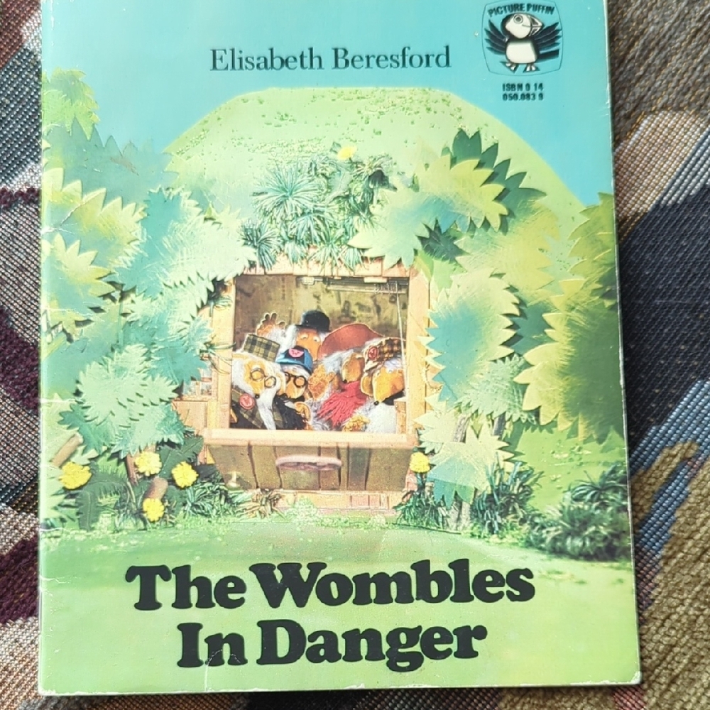 The Wombles in Danger by Elisabeth Beresford - Green Cover🖍️